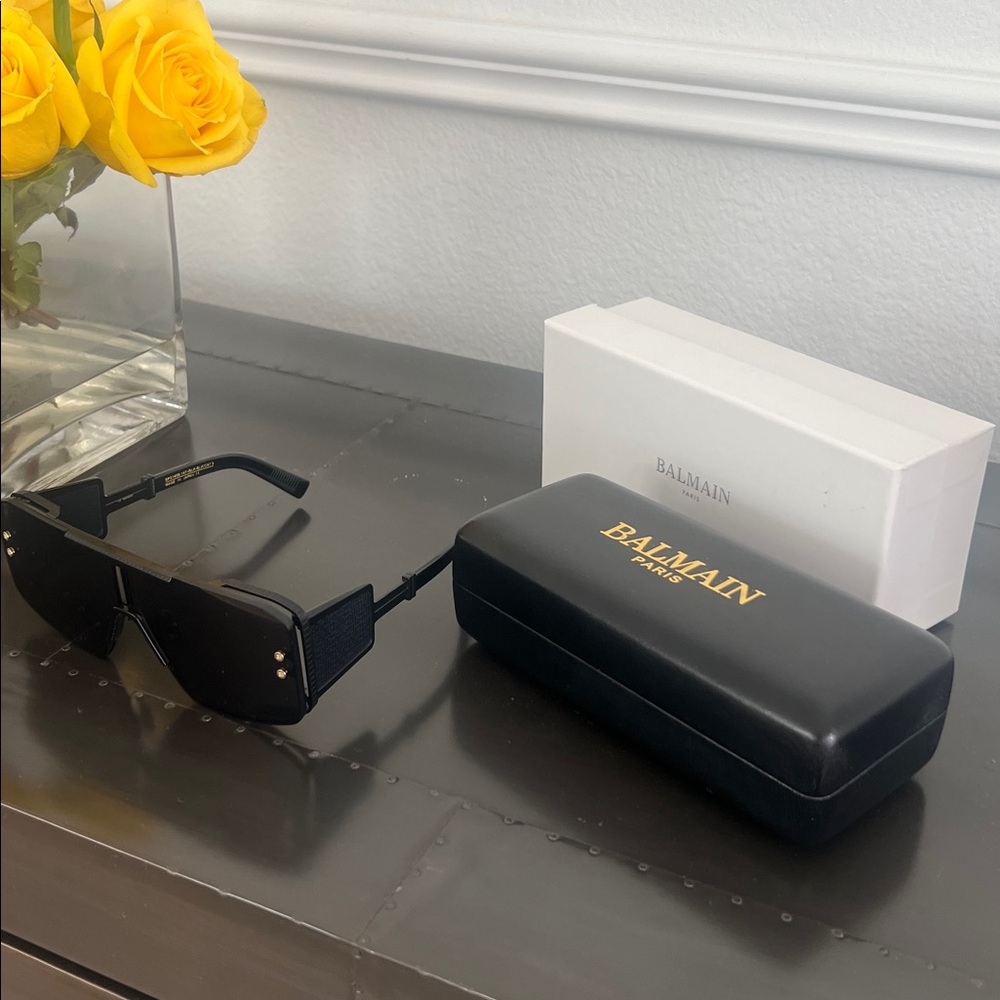 Black Rectangular Sunglasses